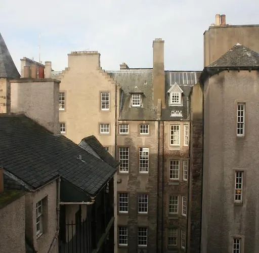 Edinburgh hotels near Calton Hill