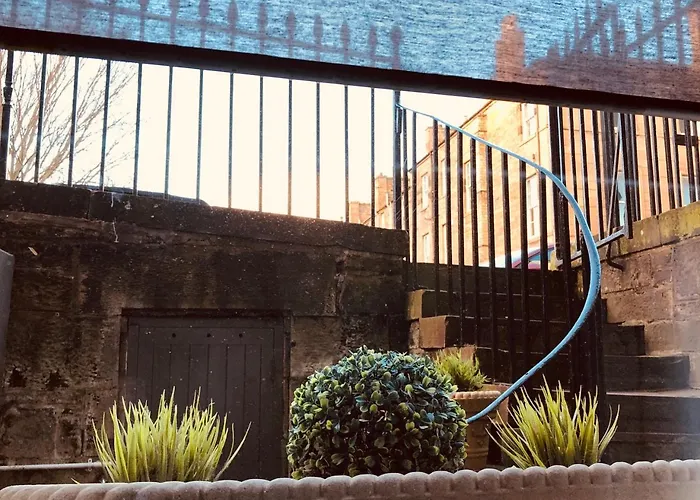 Cabin Rentals in Edinburgh